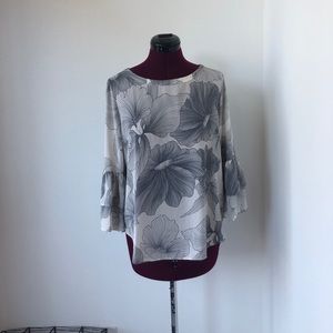 LOFT floral blouse with bell sleeves - SP